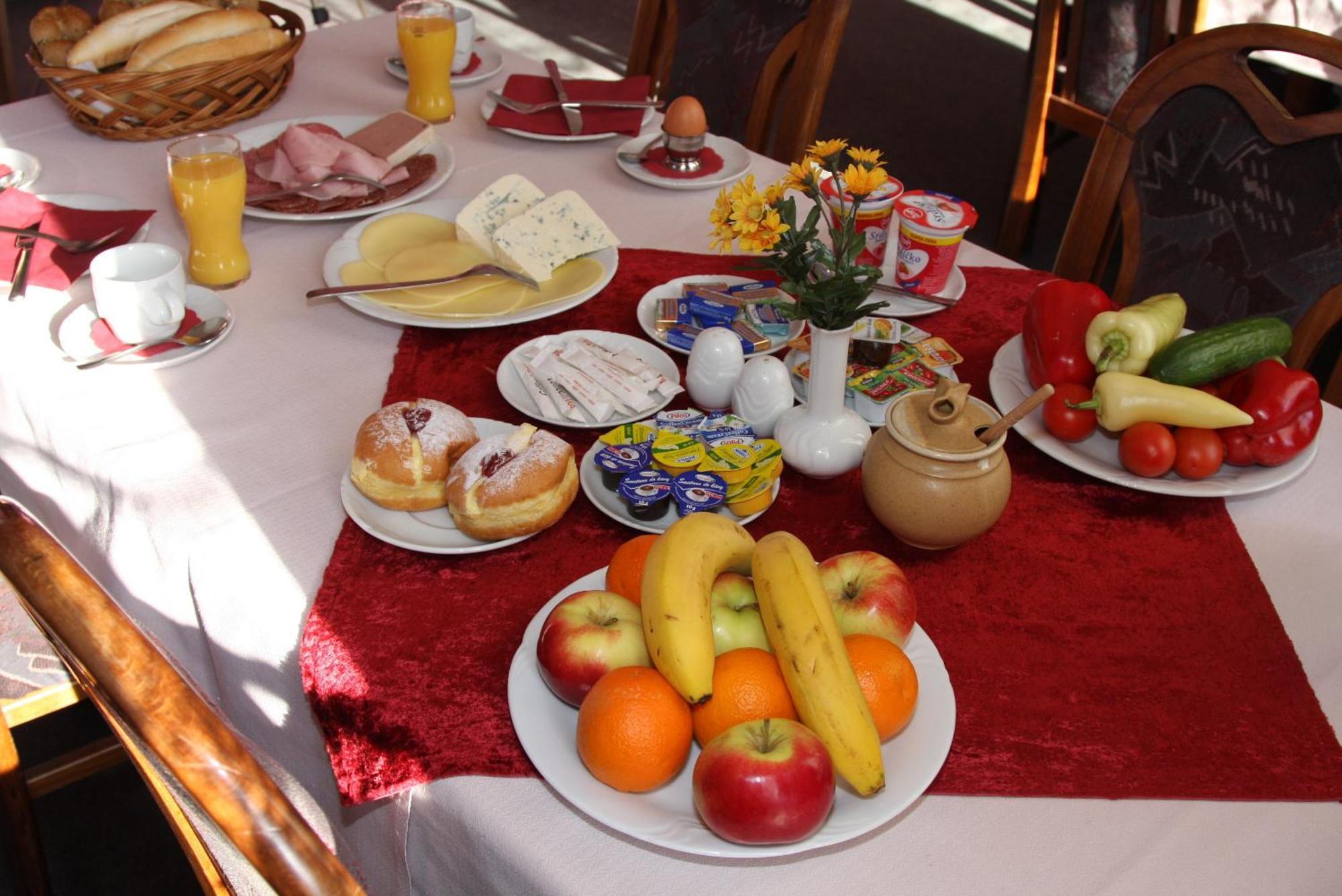 Hotel Srejber Červený Kostelec エクステリア 写真